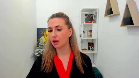 Olivia online show from 01-10-25, 01:20