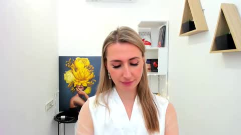 Olivia online show from 02-17-25, 03:53