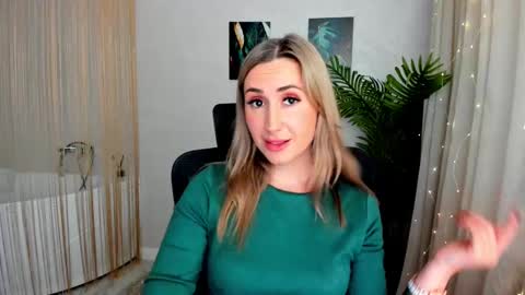 Olivia online show from 02-28-25, 07:35