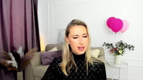 Olivia online show from 09-14-25, 03:38