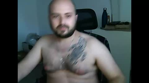 Snapshot of goldenspainboy chatting on 05-06-26, 05:29 goldenspainboy online show from 05-06-26, 05:29