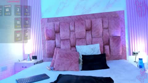 goldilockss15 online show from 09-26-25, 03:21