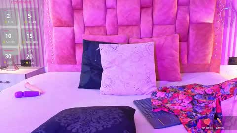 goldilockss15 online show from 10-06-25, 03:15