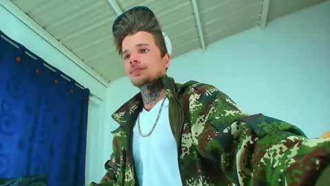 Snapshot of goldy_loyal99 chatting on 09-14-25, 10:42 Goldy Loyal93 online show from 09-14-25, 10:42