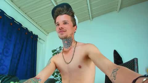 Snapshot of goldy_loyal99 chatting on 09-15-25, 11:54 Goldy Loyal93 online show from 09-15-25, 11:54