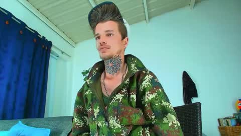 Snapshot of goldy_loyal99 chatting on 09-17-25, 05:20 Goldy Loyal93 online show from 09-17-25, 05:20