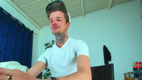 Snapshot of goldy_loyal99 chatting on 09-18-25, 10:12 Goldy Loyal93 online show from 09-18-25, 10:12