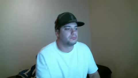 Snapshot of goleafzgo chatting on 10-15-25, 03:06 goleafzgo online show from 10-15-25, 03:06