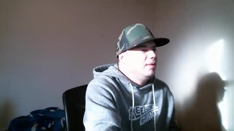 Snapshot of goleafzgo chatting on 12-14-25, 08:02 goleafzgo online show from 12-14-25, 08:02