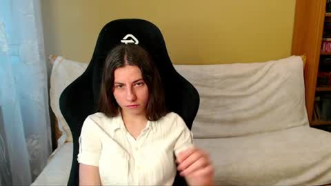 Snapshot of good__night chatting on 07-06-26, 04:42 Elizabeth Effie online show from 07-06-26, 04:42