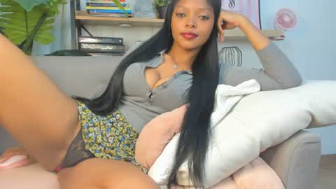 Snapshot of goofyshygirl1 chatting on 06-19-26, 01:10 Dominique online show from 06-19-26, 01:10
