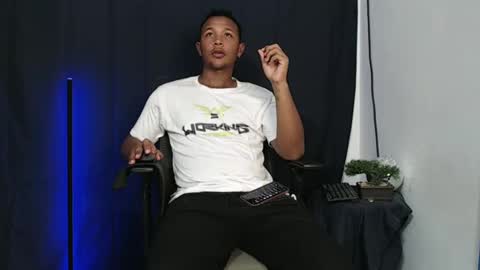 Snapshot of goos_cum chatting on 02-03-25, 04:04 Goos online show from 02-03-25, 04:04