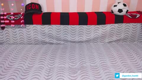 Snapshot of gordonhunt chatting on 12-14-24, 03:04 Gordon Hunt online show from 12-14-24, 03:04