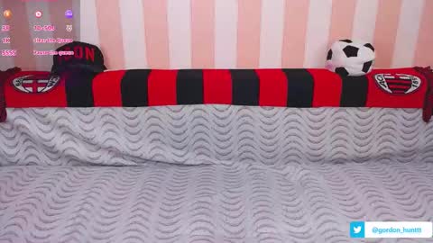 Snapshot of gordonhunt chatting on 12-25-24, 01:19 Gordon Hunt online show from 12-25-24, 01:19