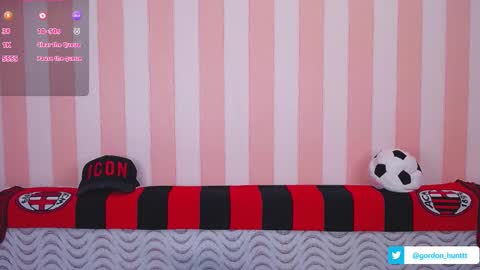 Snapshot of gordonhunt chatting on 01-12-25, 08:03 Gordon Hunt online show from 01-12-25, 08:03