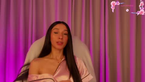 Snapshot of gorgeous_brunette chatting on 02-03-25, 10:47 Rose online show from 02-03-25, 10:47