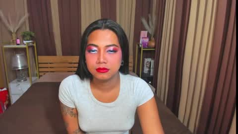 Snapshot of gorgeous_dark_luna chatting on 04-26-26, 06:22 RIANA online show from 04-26-26, 06:22