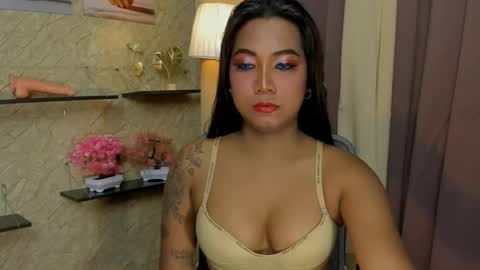Snapshot of gorgeous_dark_luna chatting on 05-01-26, 05:17 RIANA online show from 05-01-26, 05:17