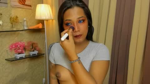 Snapshot of gorgeous_dark_luna chatting on 05-11-26, 04:48 RIANA online show from 05-11-26, 04:48