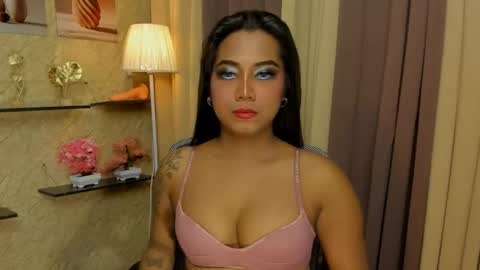 Snapshot of gorgeous_dark_luna chatting on 05-13-26, 05:21 RIANA online show from 05-13-26, 05:21