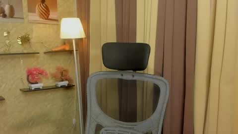 Snapshot of gorgeous_dark_luna chatting on 06-02-26, 06:21 RIANA online show from 06-02-26, 06:21