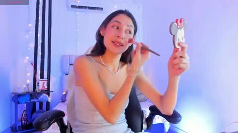 i am Jessi  I love animals and drawing I hope to get along with everyone. XOXO online show from 05-28-26, 07:44