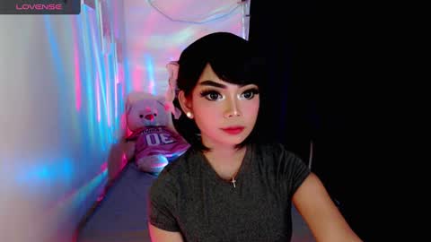 Snapshot of gorgeoustransgirl chatting on 12-11-24, 02:44 Emmy online show from 12-11-24, 02:44