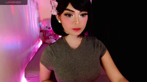 Snapshot of gorgeoustransgirl chatting on 12-15-24, 03:20 Emmy online show from 12-15-24, 03:20