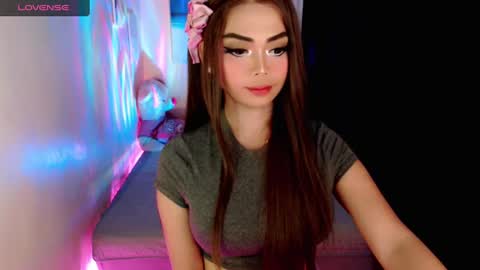 Snapshot of gorgeoustransgirl chatting on 12-22-24, 11:54 Emmy online show from 12-22-24, 11:54