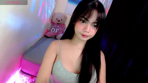 Snapshot of gorgeoustransgirl chatting on 03-01-25, 01:18 Emmy online show from 03-01-25, 01:18