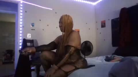 Snapshot of gotcake713 chatting on 10-26-25, 03:18 Sue Goddess online show from 10-26-25, 03:18