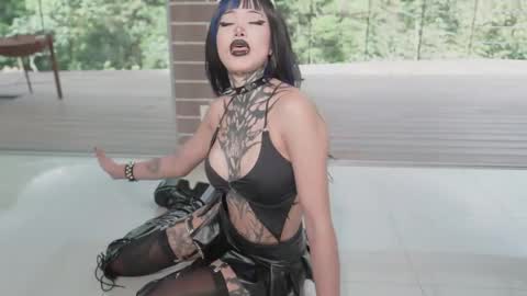 sophie  Special celebration a the beach 300k followers 3011 and 0112   online show from 03-25-26, 07:42