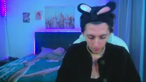 Snapshot of goth_minerva chatting on 06-15-26, 01:35 goth_minerva online show from 06-15-26, 01:35