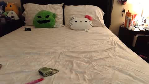 Snapshot of gothbaby305 chatting on 10-30-25, 02:57 gothbaby305 online show from 10-30-25, 02:57