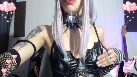 Snapshot of gothicute chatting on 12-03-24, 06:26 online show from 12-03-24, 06:26