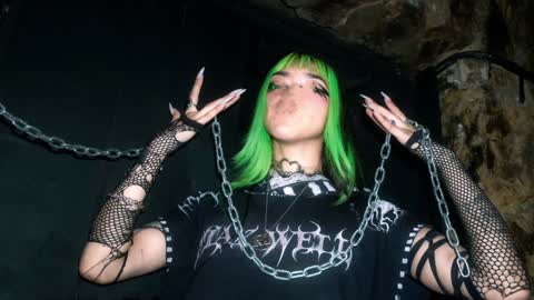 Snapshot of gothicute chatting on 12-08-24, 06:01 online show from 12-08-24, 06:01