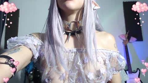 Snapshot of gothicute chatting on 12-10-24, 07:05 online show from 12-10-24, 07:05