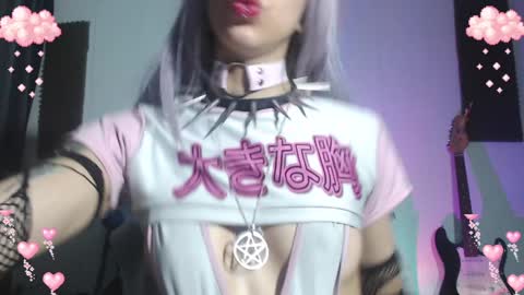 Snapshot of gothicute chatting on 12-24-24, 10:11 online show from 12-24-24, 10:11