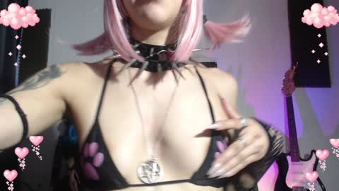 Snapshot of gothicute chatting on 12-27-24, 06:14 online show from 12-27-24, 06:14