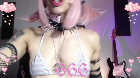 Snapshot of gothicute chatting on 12-31-24, 06:59 online show from 12-31-24, 06:59