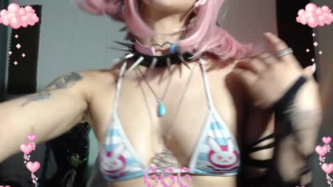 Snapshot of gothicute chatting on 01-03-25, 06:44 online show from 01-03-25, 06:44