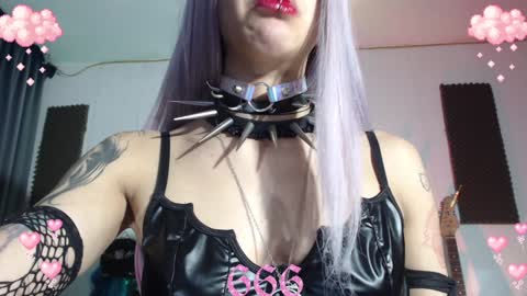 Snapshot of gothicute chatting on 01-07-25, 06:59 online show from 01-07-25, 06:59
