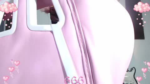 Snapshot of gothicute chatting on 01-14-25, 11:27 online show from 01-14-25, 11:27