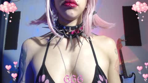 Snapshot of gothicute chatting on 01-22-25, 06:52 online show from 01-22-25, 06:52