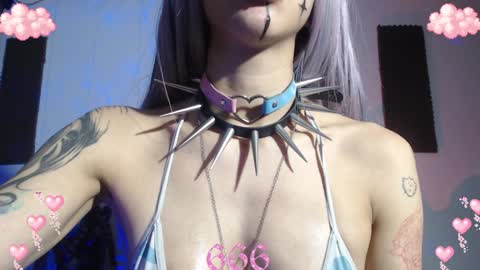 Snapshot of gothicute chatting on 01-24-25, 08:23 online show from 01-24-25, 08:23