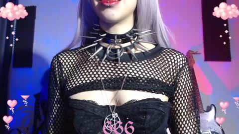 Snapshot of gothicute chatting on 01-31-25, 06:24 online show from 01-31-25, 06:24