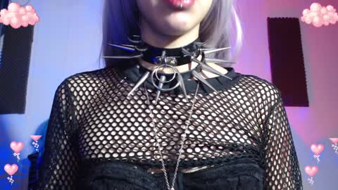 Snapshot of gothicute chatting on 01-31-25, 09:27 online show from 01-31-25, 09:27