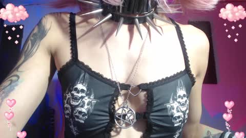 Snapshot of gothicute chatting on 02-08-25, 07:37 online show from 02-08-25, 07:37
