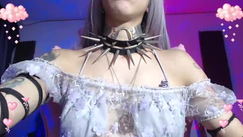 Snapshot of gothicute chatting on 02-11-25, 06:40 online show from 02-11-25, 06:40