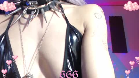 Snapshot of gothicute chatting on 02-12-25, 07:34 online show from 02-12-25, 07:34